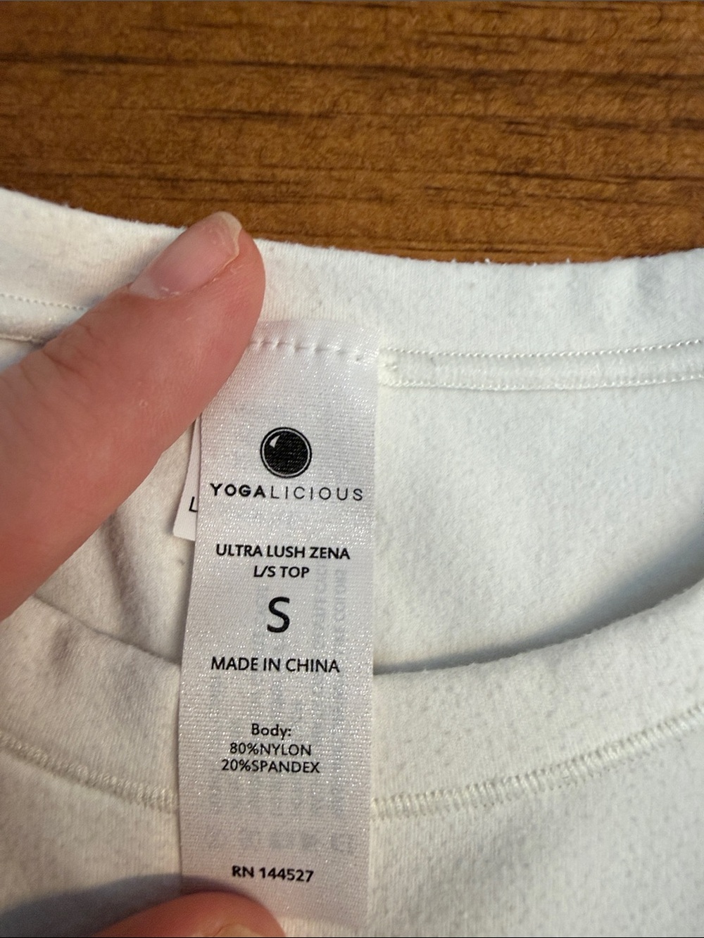 Yogalicious women’s  Long-Sleeve Crew Neck Shirt - White - Picture 2 of 5